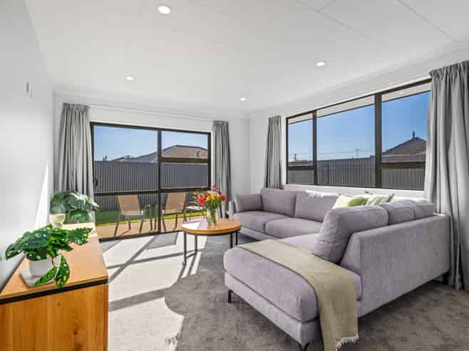 17 Brookfield Place, Redwoodtown