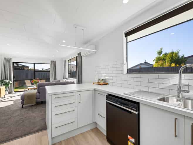 17 Brookfield Place, Redwoodtown
