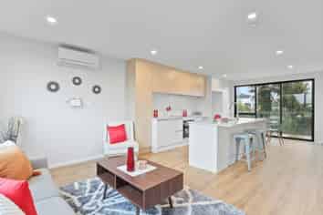 2/30 Woodford Avenue, Henderson