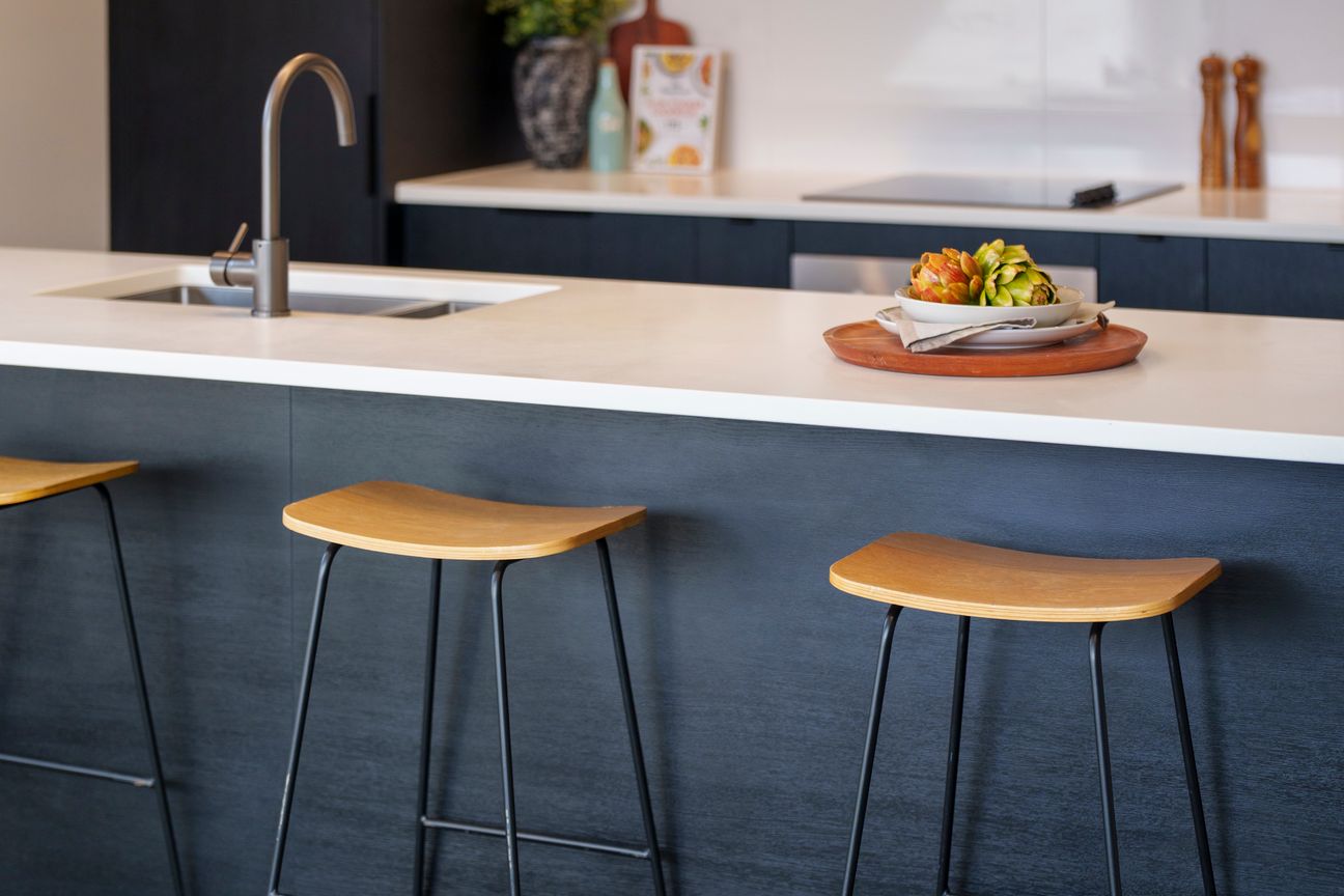 Sunny, Stylish & Seriously For Sale - Vista 6