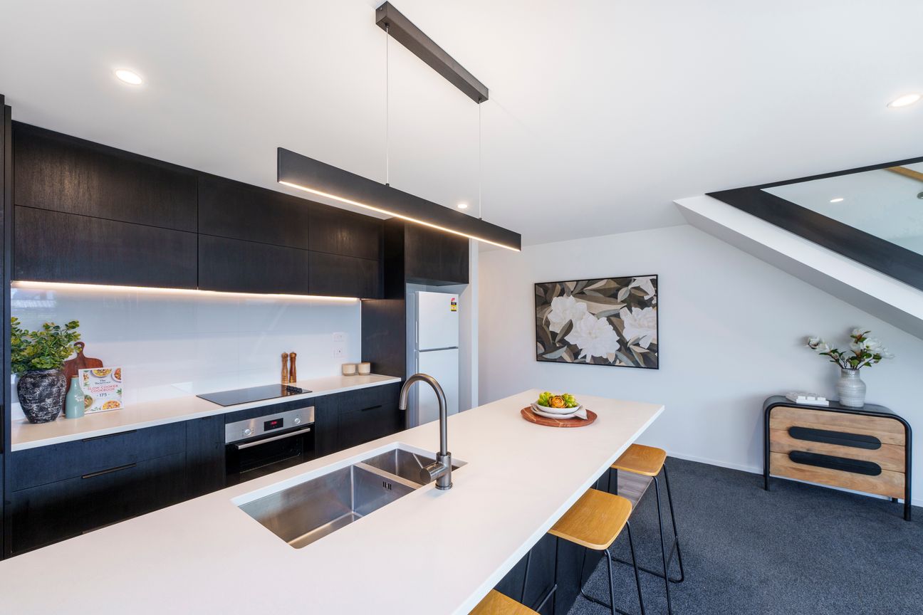 Sunny, Stylish & Seriously For Sale - Vista 4