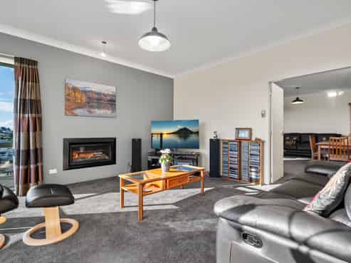 35 Estuary View Road, Welcome Bay