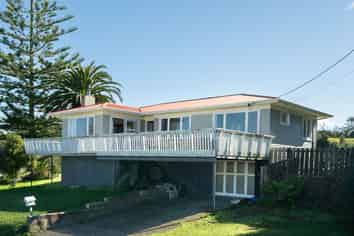 85 Valley Road, Hikurangi