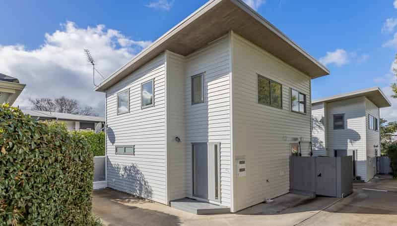 50A Waddell Avenue, Point England