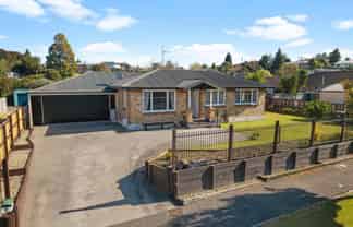 2 Michael Avenue , Dinsdale