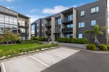 204/165 Lake Road, Northcote