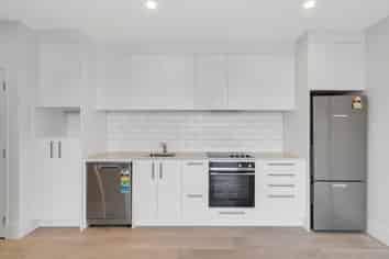 204/165 Lake Road, Northcote