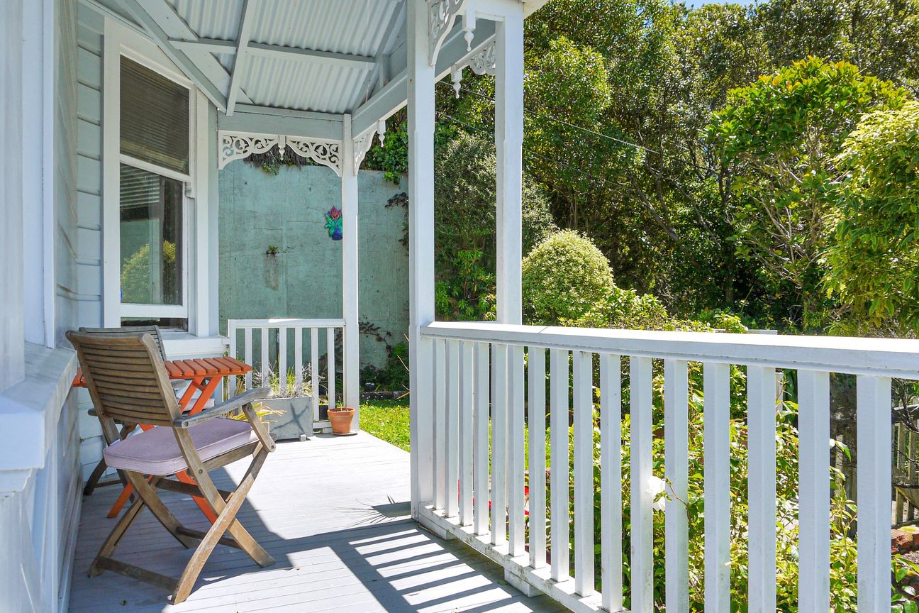 Large DECK LIVING perfect for RELAXATION - Vista 2