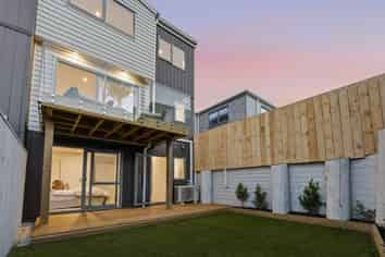72 & 74 Sycamore Drive, Sunnynook