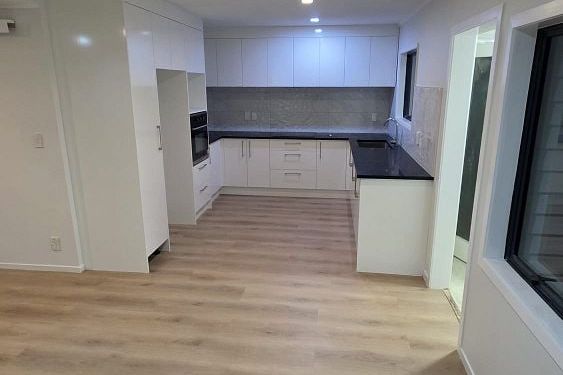 Fully Renovated 2BR Unit in Blockhouse Bay! - Aanzicht 5
