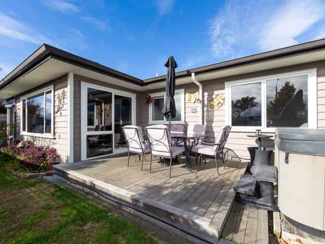 800 Albert Street, Parkvale