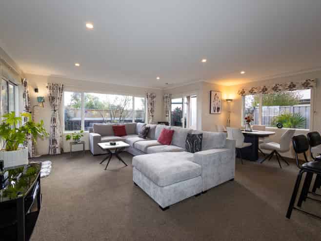 800 Albert Street, Parkvale
