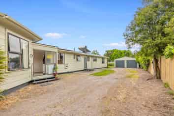 11 Earle Road, Broadlands