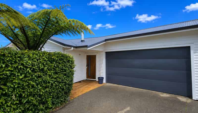18A Russell Drive, Oakura
