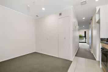 1Q/16 Burton Street, Grafton