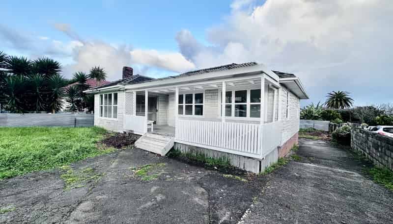 15 Farnborough Crescent, Mangere