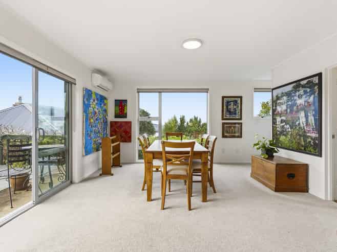 18C Garfield Avenue, Roslyn