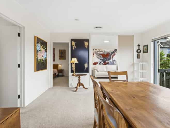 18C Garfield Avenue, Roslyn