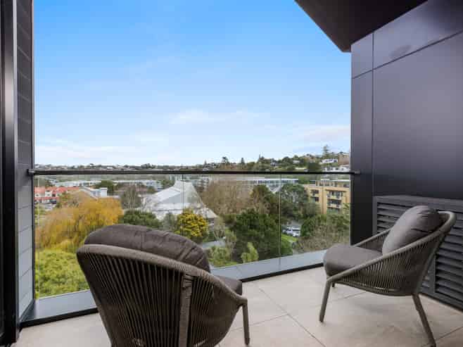 506/4 Bute Road, Browns Bay