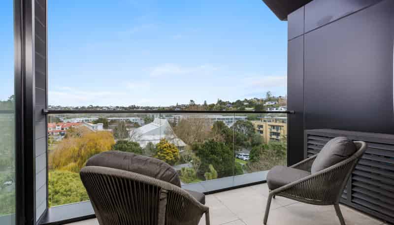506/4 Bute Road, Browns Bay