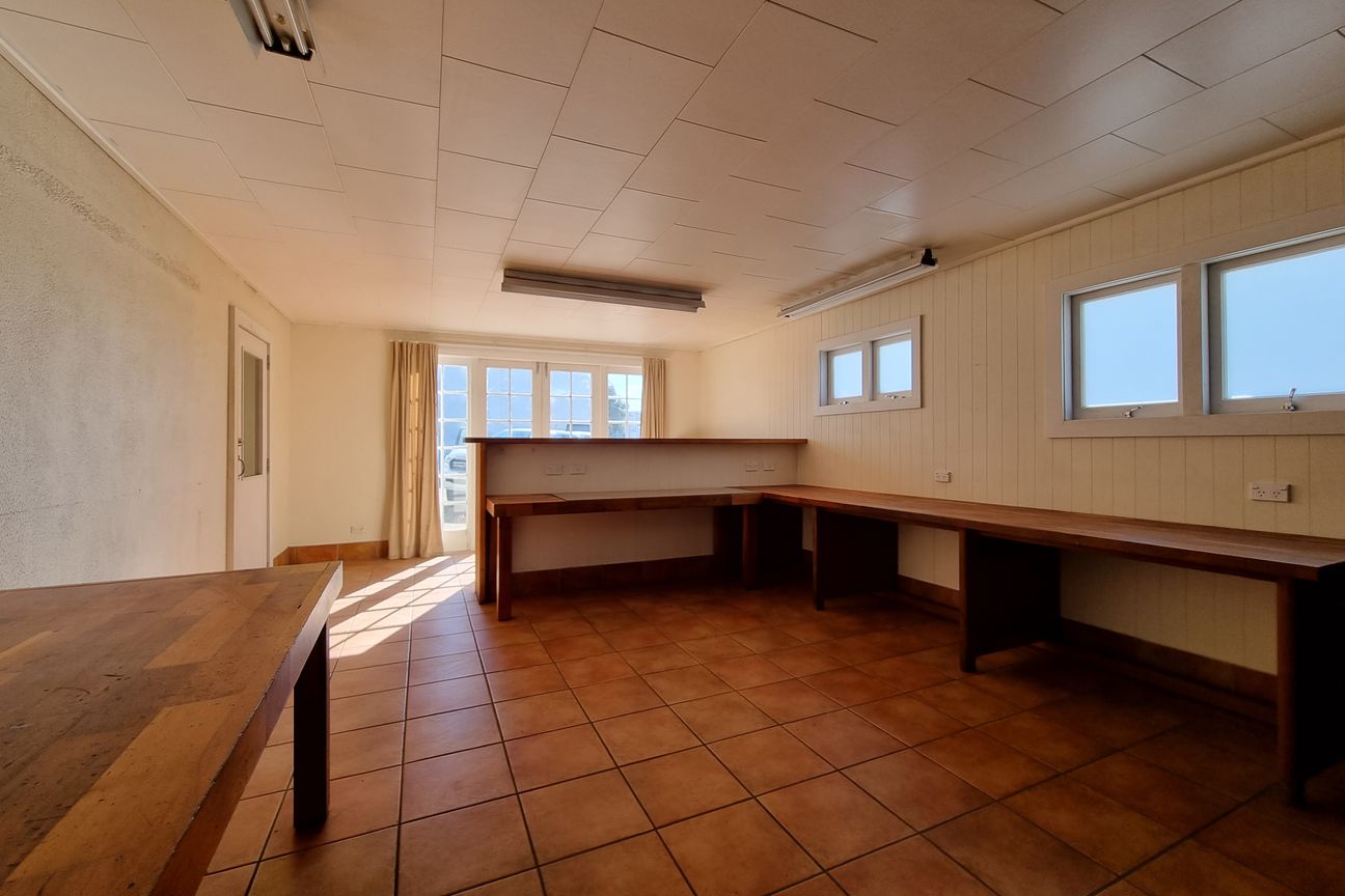 Big Workshop Ready for New Operator - Bild 6