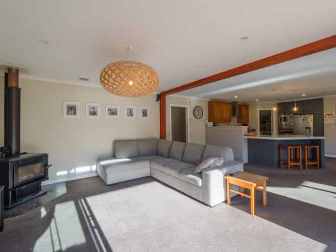 57 Matua Grove, Otatara