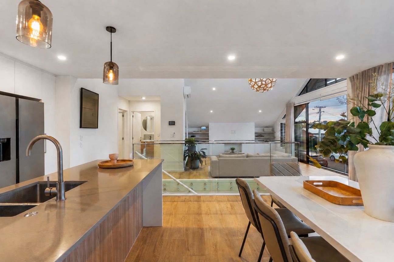 Boutique Architectural Residence with Water Views – pohled 3