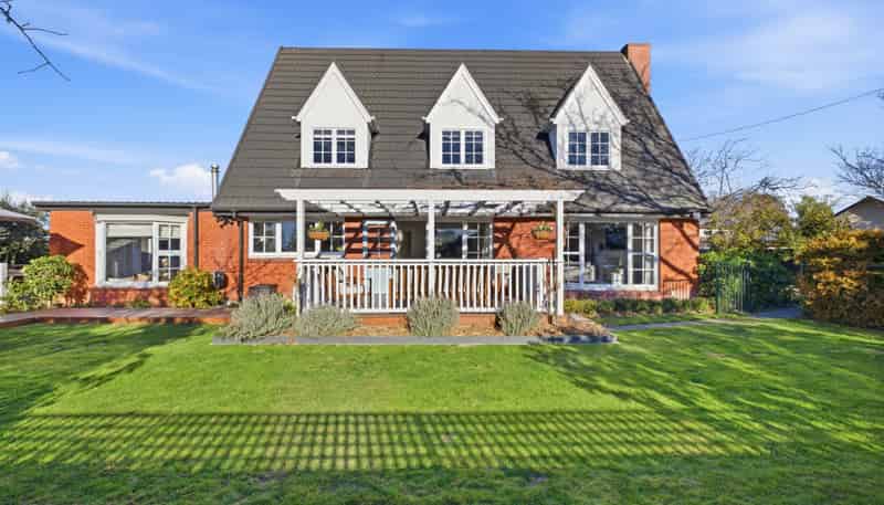 342 Ilam Road, Bryndwr