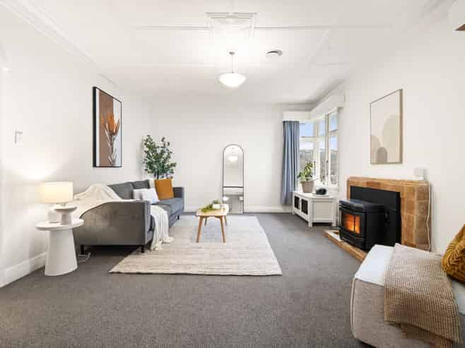 36 Easther Crescent, Kew