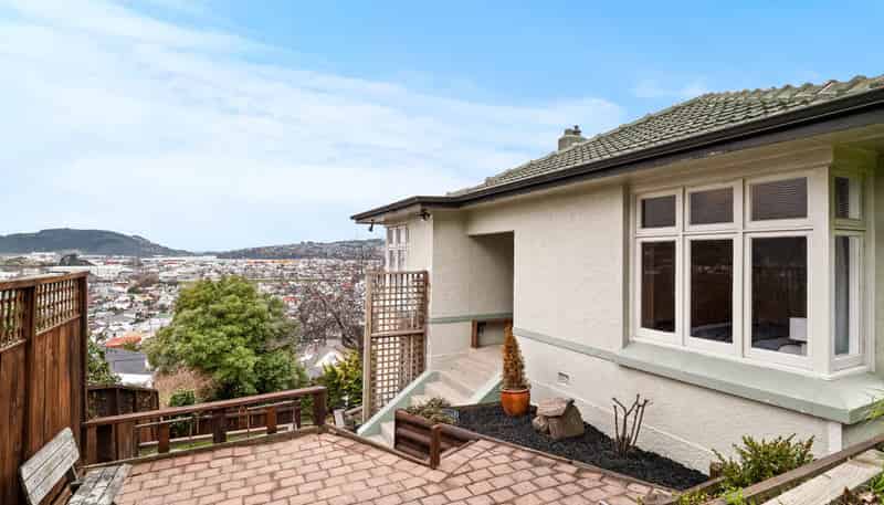 36 Easther Crescent, Kew