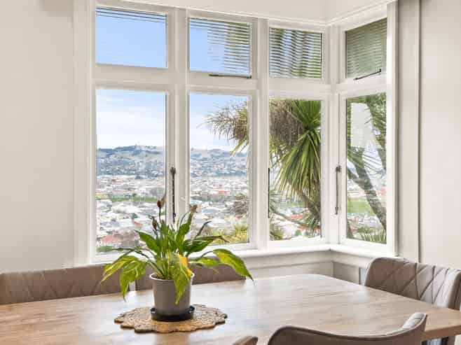 36 Easther Crescent, Kew