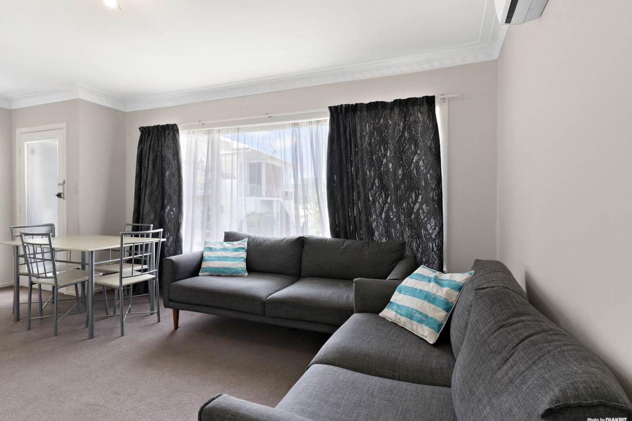 Sunny Brick & Tile Unit in Mt Wellington - Więcej