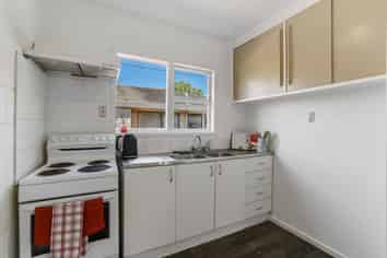 2/17 Woolfield Road, Papatoetoe