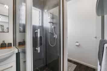 2/17 Woolfield Road, Papatoetoe
