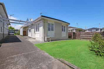 2/17 Woolfield Road, Papatoetoe