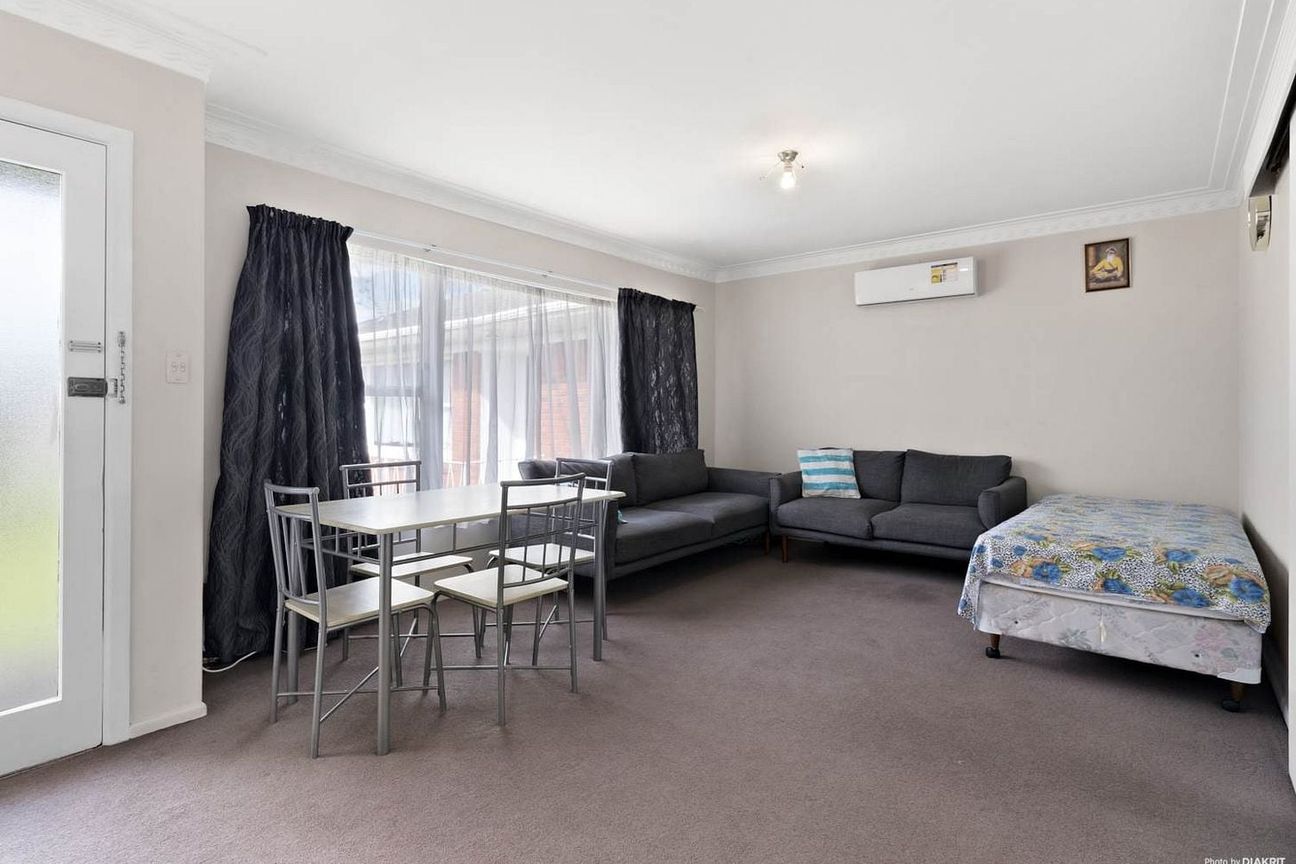 Sunny Brick & Tile Unit in Mt Wellington - Bild 3