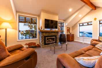 15a Kitchener Square, Highfield
