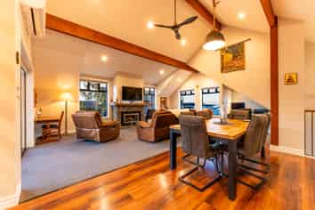 15a Kitchener Square, Highfield