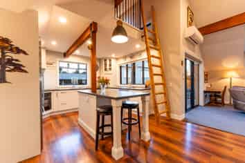 15a Kitchener Square, Highfield
