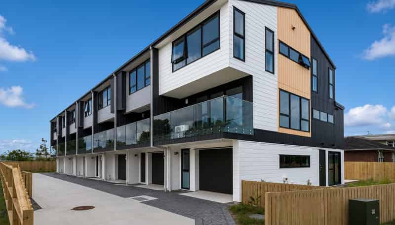 1/36 Longburn Road, Henderson