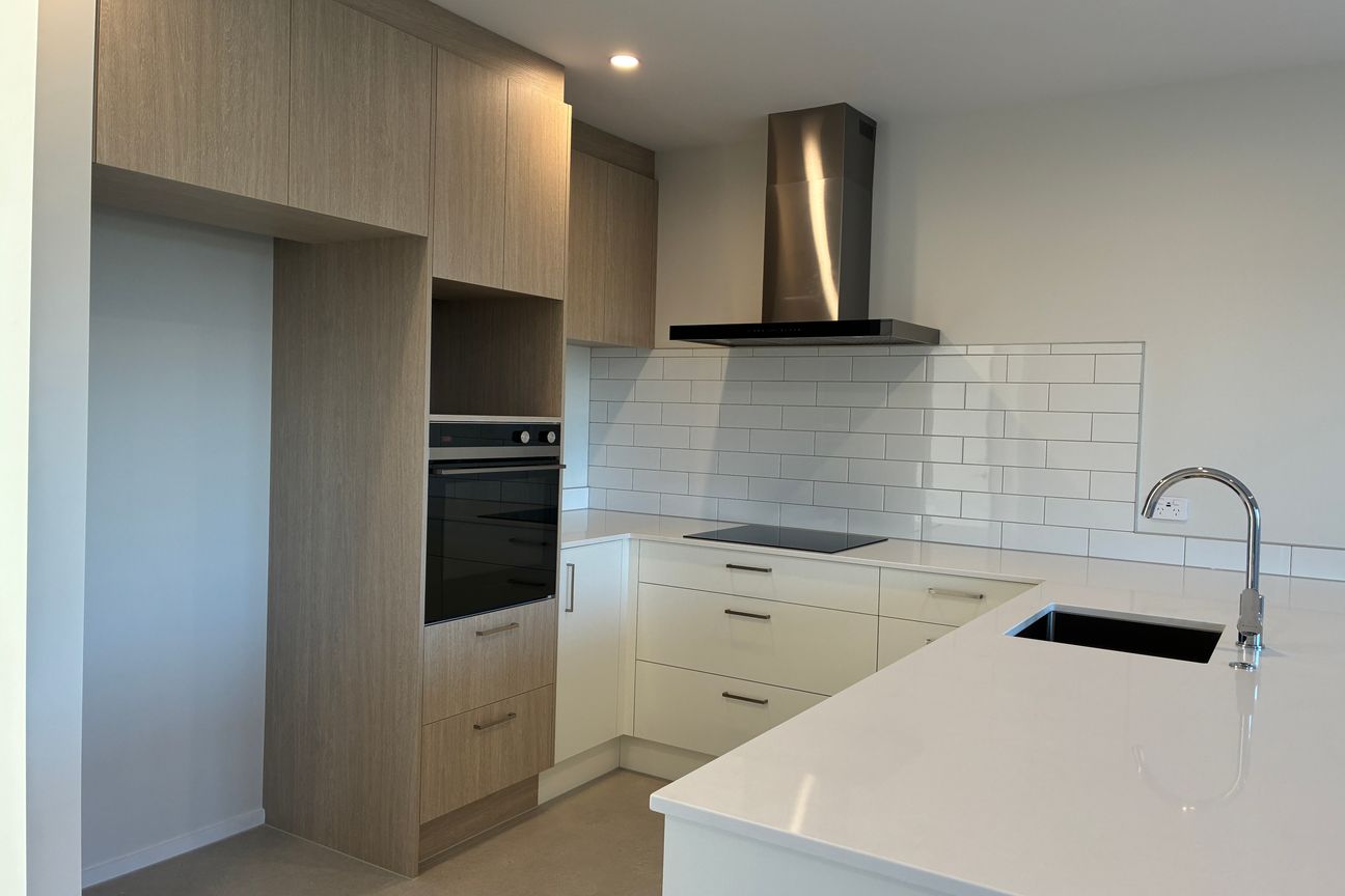 BRAND NEW - PRIME WATERFRONT POSITION - WAIATA SHORES – další