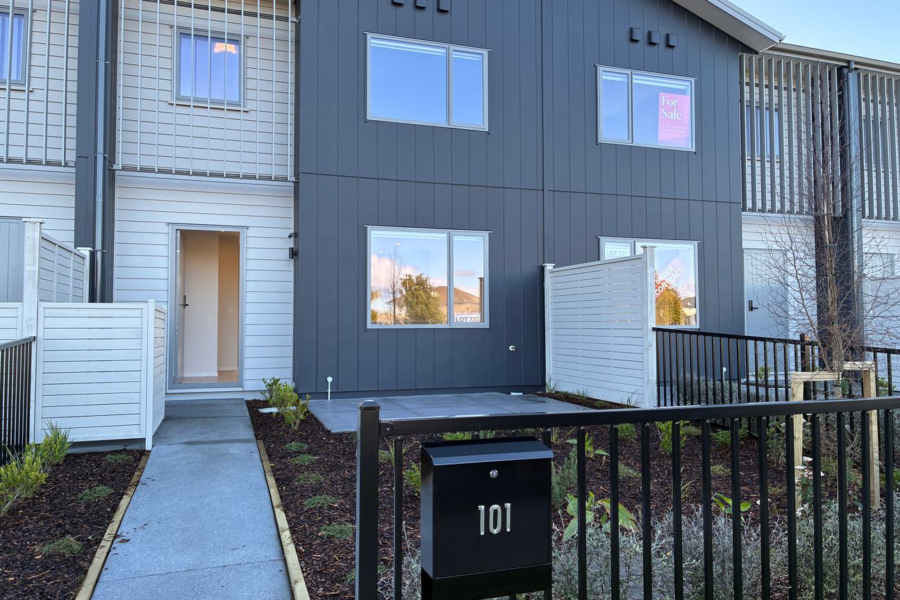 BRAND NEW - PRIME WATERFRONT POSITION - WAIATA SHORES – pohled 5