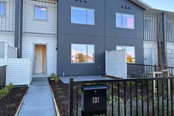 101 WAITUARUA DRIVE "Waiata Shores", Takanini