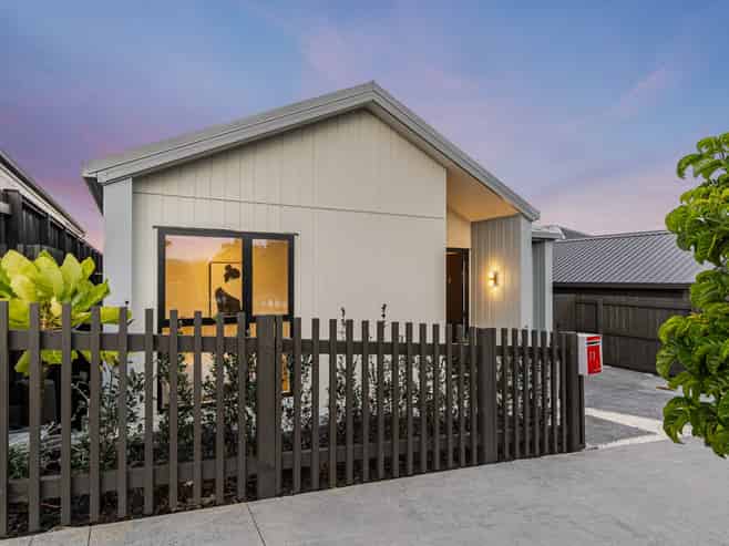 72 Huanui Drive, Orewa