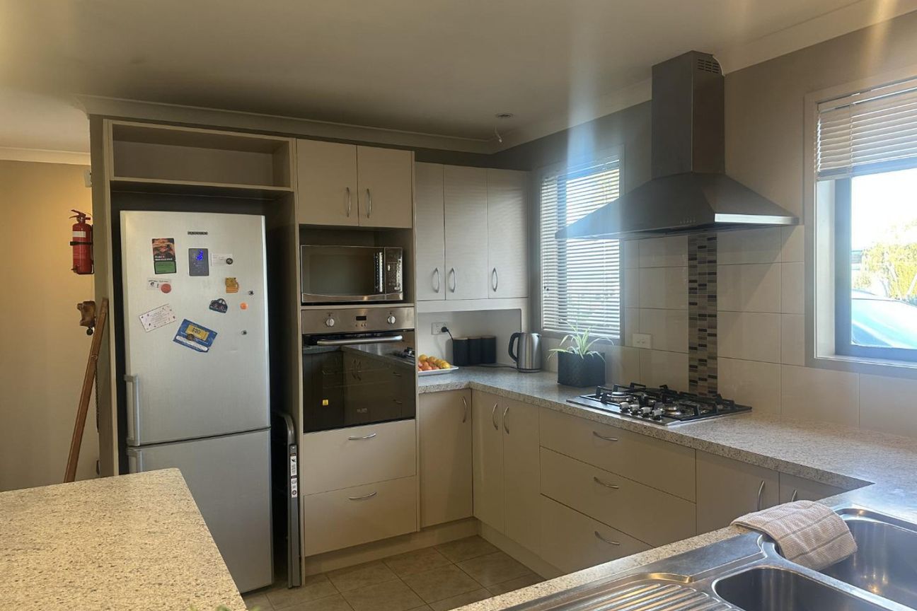 Brick and tile standalone home - Bild 3