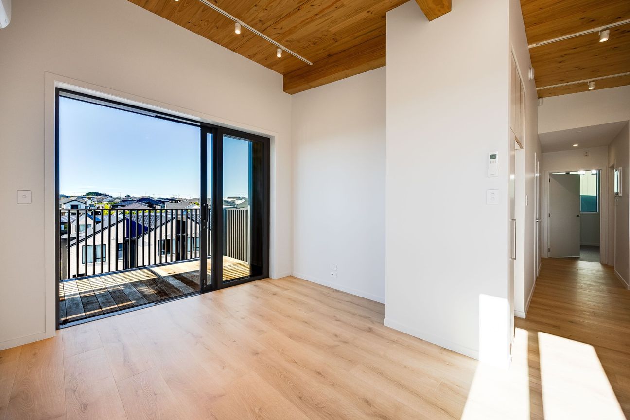 Top-Floor Living, All-Day Sun! - Vista 6