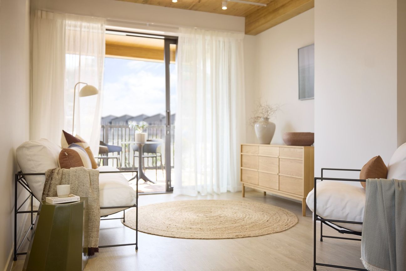 Top-Floor Living, All-Day Sun! - Vista 4