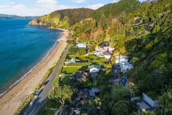 115 Long Beach Road, Russell