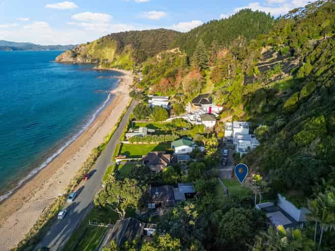 115 Long Beach Road, Russell