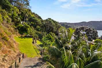 115 Long Beach Road, Russell